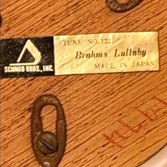 Vintage 70s Schmid Bros Ceramic Rotating Musical Angel plays Brahms Lullaby - Picture 10 of 11